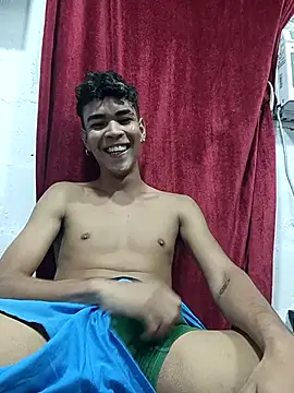 Snapshot of Wolf_BIG4 chatting on December 2025 03:45:02 AM Wolf BIG4 online show from December 2025 03:45:02 AM