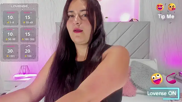 Snapshot of Victoria_Guzman chatting on December 2025 04:24:01 PM Victoria Guzman online show from December 2025 04:24:01 PM