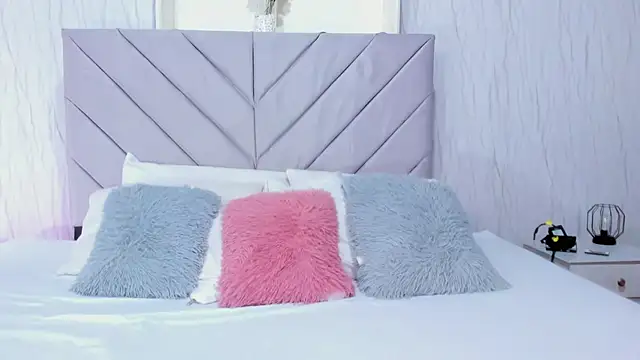 Snapshot of Victoria_Guzman chatting on February 2026 04:22:01 PM Victoria Guzman online show from February 2026 04:22:01 PM