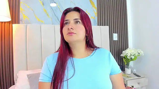 Victoria Guzman online show from June 2026 05:15:02 PM
