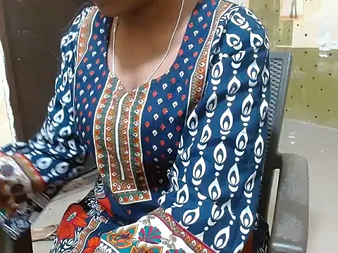 Snapshot of shallyji chatting on October 2025 06:17:01 AM shallyji online show from October 2025 06:17:01 AM