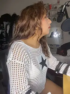 Snapshot of SoftLady_S33 chatting on February 2026 09:25:02 PM SoftLady S33 online show from February 2026 09:25:02 PM