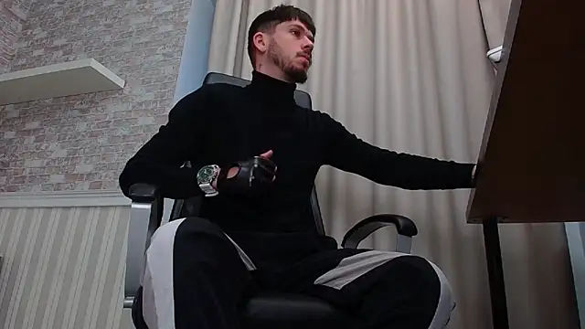 JonahShaw online show from October 2025 04:35:01 AM