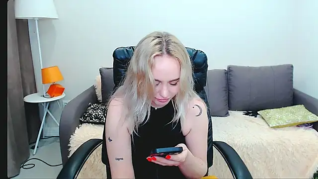 LiluMoon   online show from April 2026 01:41:01 PM