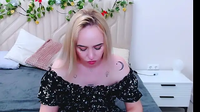 LiluMoon   online show from April 2026 04:40:02 PM