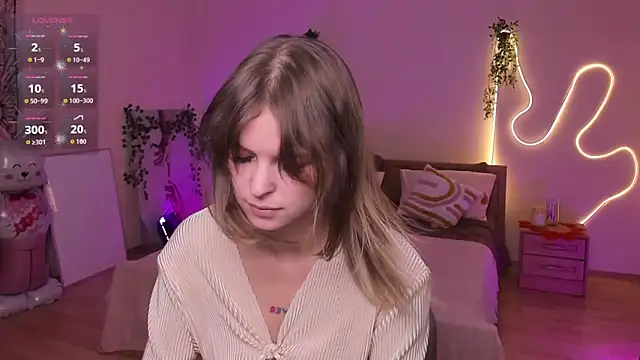 Snapshot of Lisa_Blossom chatting on July 2026 06:06:02 AM Lisa Blossom online show from July 2026 06:06:02 AM