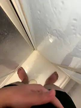 LicitInvader online show from November 2025 06:29:01 PM