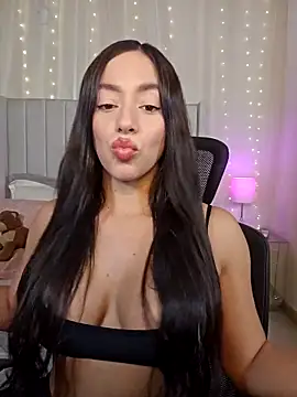 Snapshot of AriadnaTaylor chatting on May 2026 05:20:02 PM AriadnaTaylor online show from May 2026 05:20:02 PM