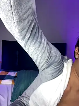 Leo Savage  online show from September 2025 04:47:01 AM