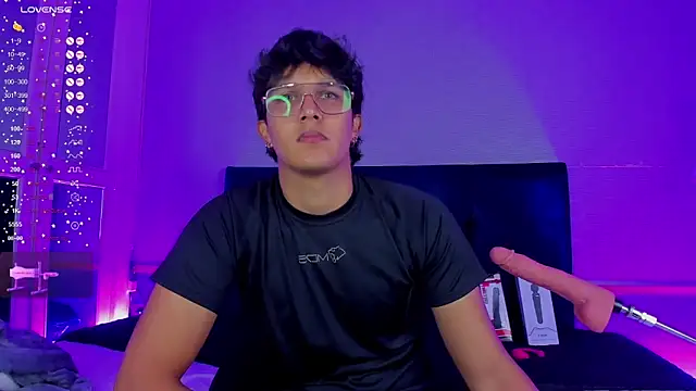 Leo Savage  online show from November 2025 03:41:01 AM