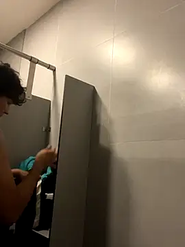 Leo Savage  online show from December 2025 11:24:02 PM