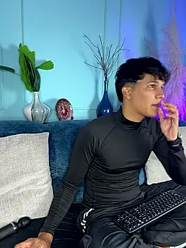 Leo Savage  online show from January 2026 03:10:02 AM