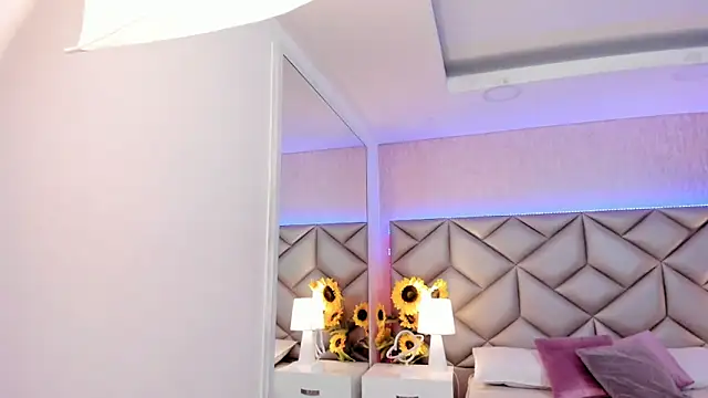 dafnne hall online show from October 2025 04:21:02 AM