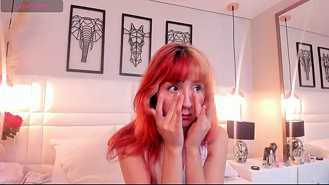 dafnne hall online show from October 2025 12:28:02 PM