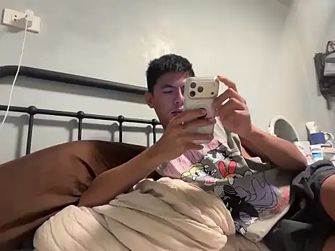 twinkrnboy online show from November 2025 04:35:02 AM