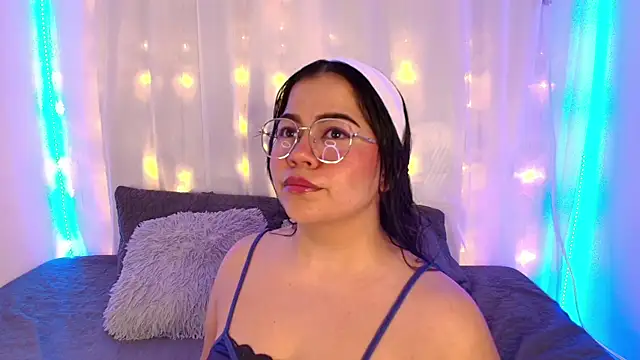 LilyRousee online show from November 2025 01:06:01 AM
