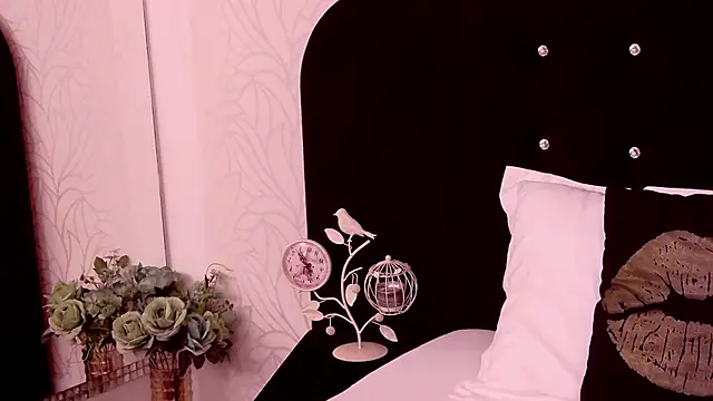 LorenaKartel online show from November 2025 03:40:01 PM