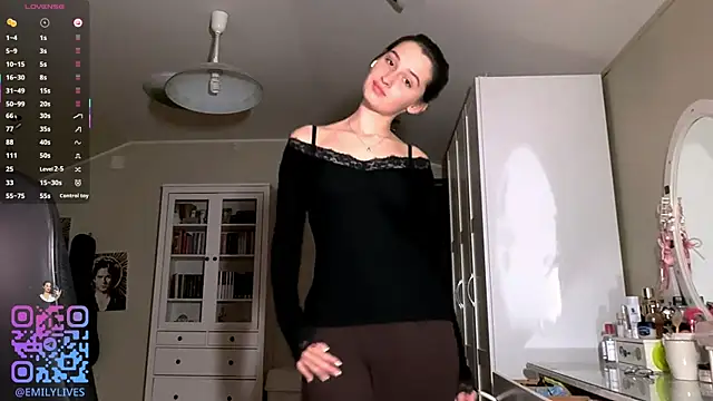 Snapshot of DarlineBrustera chatting on April 2026 06:10:01 PM DarlineBrustera online show from April 2026 06:10:01 PM