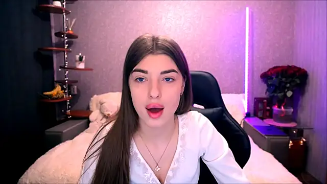 Dianaa Lee0 online show from December 2025 08:15:01 PM