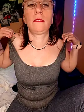 Sophierob1 online show from October 2025 06:10:02 AM