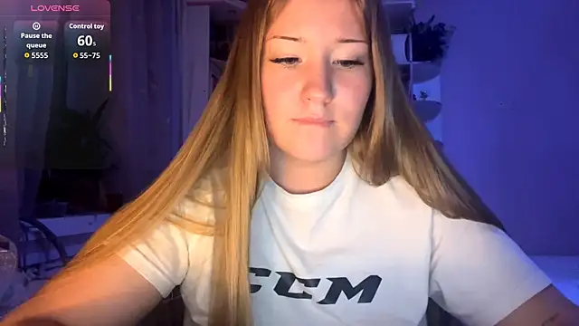 PandaFluff online show from October 2025 05:00:01 PM