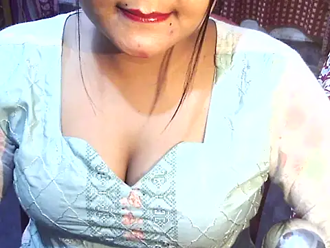 Nusrat Faria07 online show from November 2025 05:02:01 PM