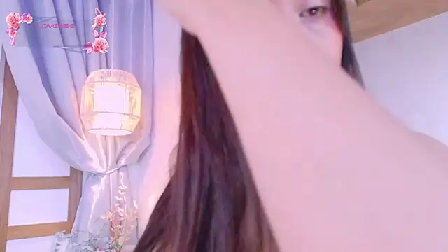 Snapshot of RenataLeclair chatting on May 2026 04:25:02 PM RenataLeclair online show from May 2026 04:25:02 PM