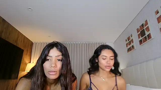 Sarajames online show from April 2026 12:59:01 PM