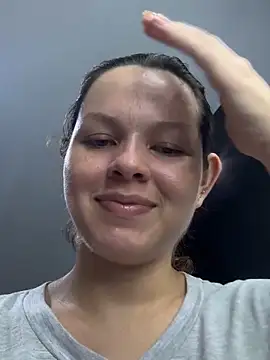 Snapshot of miacarrot chatting on April 2026 04:15:02 PM miacarrot online show from April 2026 04:15:02 PM