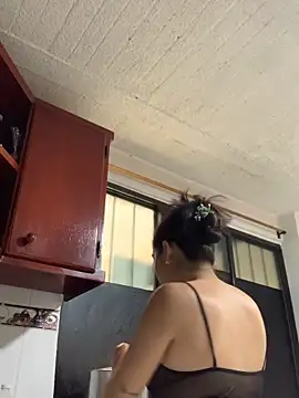 miaftmax online show from November 2025 05:18:01 PM