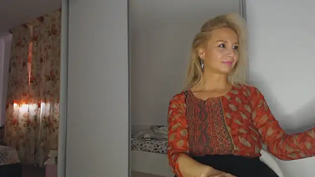 merlyn4 online show from March 2025 03:14:02 PM