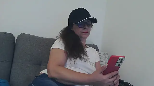 JIAA-WOO online show from September 2025 01:54:02 PM