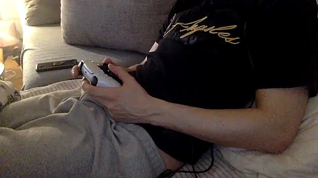 Breezydicksn online show from November 2025 02:33:01 PM