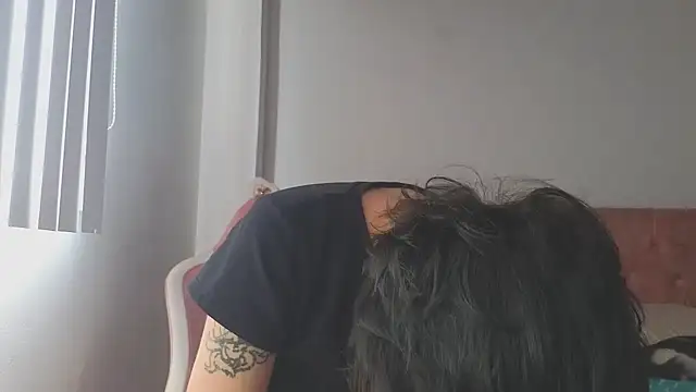 Crystal Star  online show from October 2025 02:40:01 PM