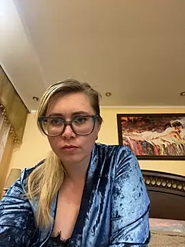 Crystal00Girl online show from October 2025 09:13:02 PM