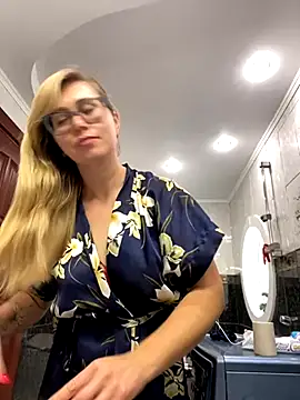 Crystal00Girl online show from October 2025 07:41:01 AM