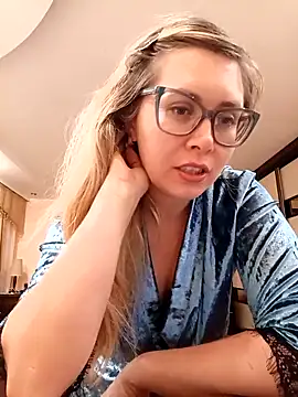 Crystal00Girl online show from November 2025 08:54:02 PM