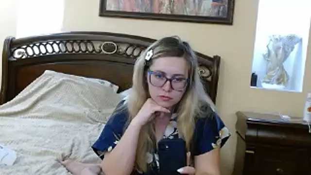 Crystal00Girl online show from November 2025 04:28:02 PM