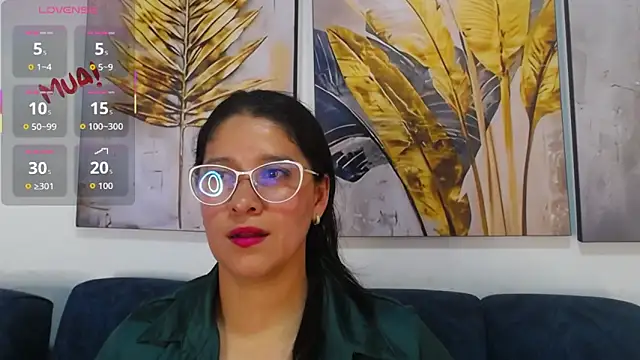 Snapshot of Alana_steel_1 chatting on April 2026 05:52:02 PM Alana steel 1 online show from April 2026 05:52:02 PM