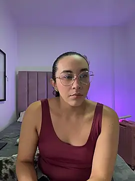Snapshot of alehia_cute chatting on June 2026 09:39:01 PM alehia cute online show from June 2026 09:39:01 PM