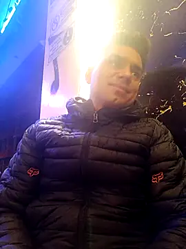 Ffeenniizz online show from April 2026 07:03:02 AM