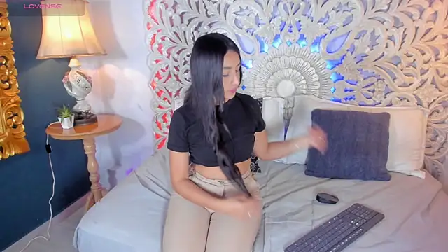 Nahomi key  online show from November 2025 11:40:01 PM