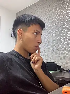 Milan Bach online show from March 2026 06:36:01 AM