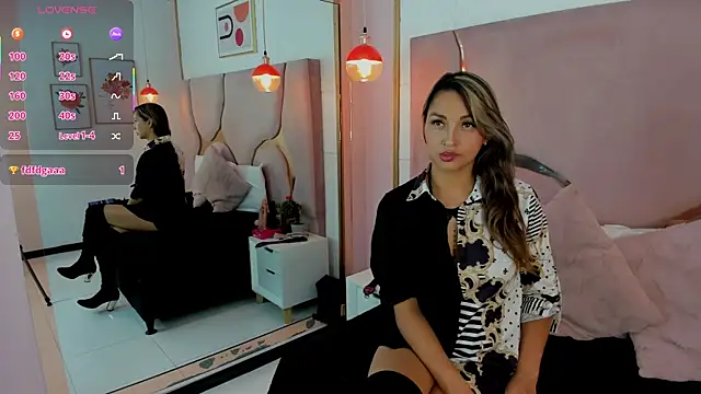 Maiyajoness online show from December 2025 04:30:02 AM