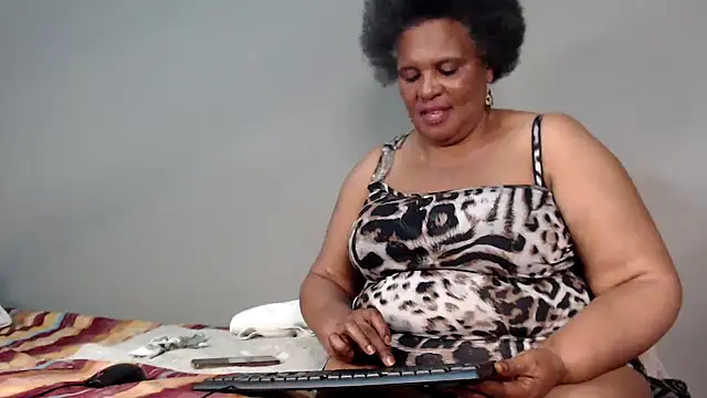 GrandBustyMelon online show from September 2025 08:00:02 PM