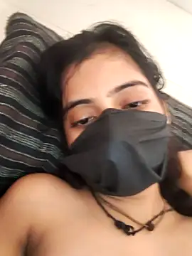 Hot-komall online show from October 2025 04:44:02 AM