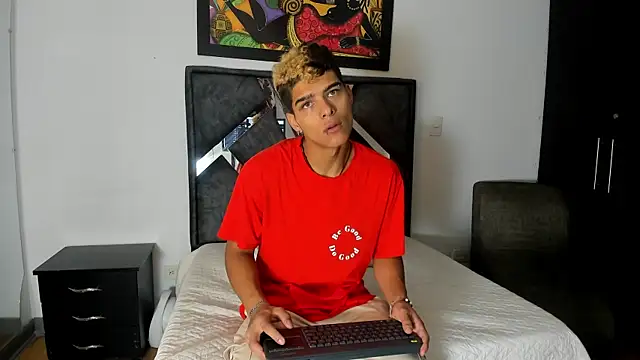 wyatt 3 online show from October 2025 12:13:02 PM