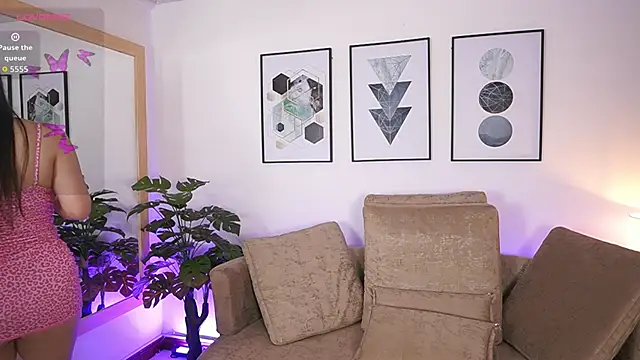 MilaCrave online show from September 2025 11:35:01 AM