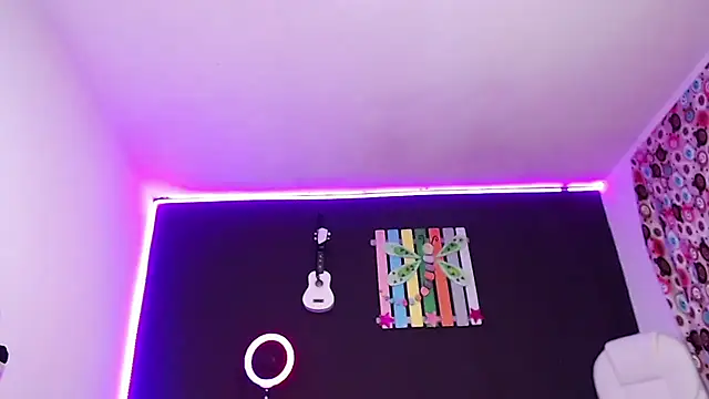 ingrid zese  online show from September 2025 09:37:01 PM