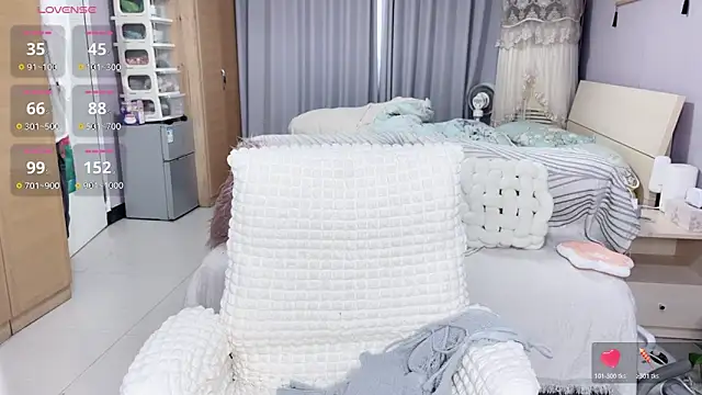 Y2Luvk online show from October 2025 01:24:01 AM